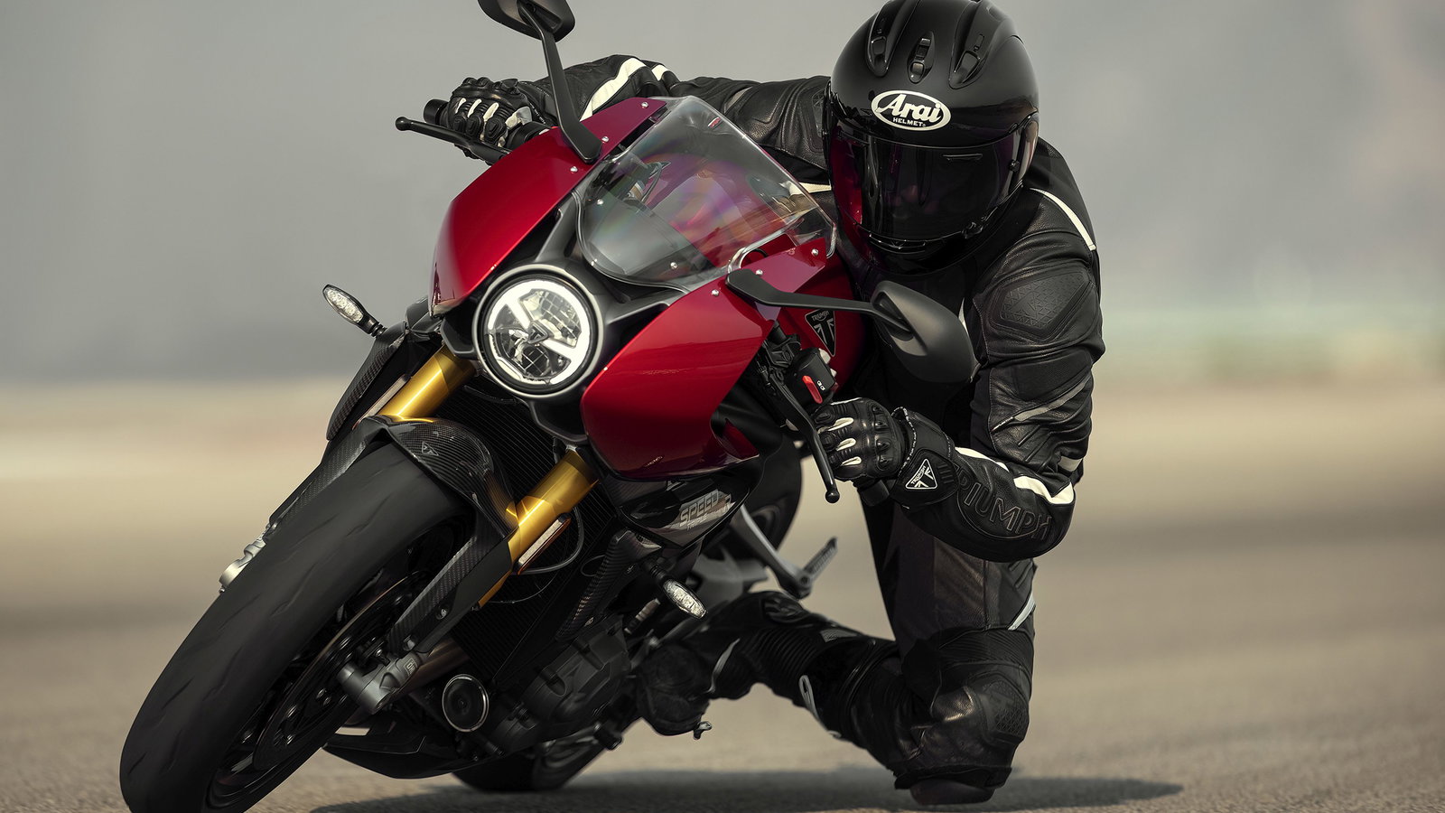 Speed Triple RR 2022 on track